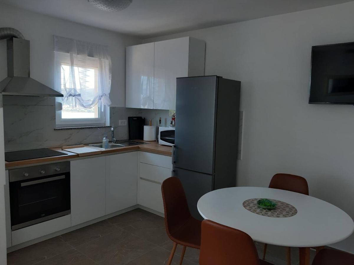Gita Apartmani Čižići Eksteriør billede