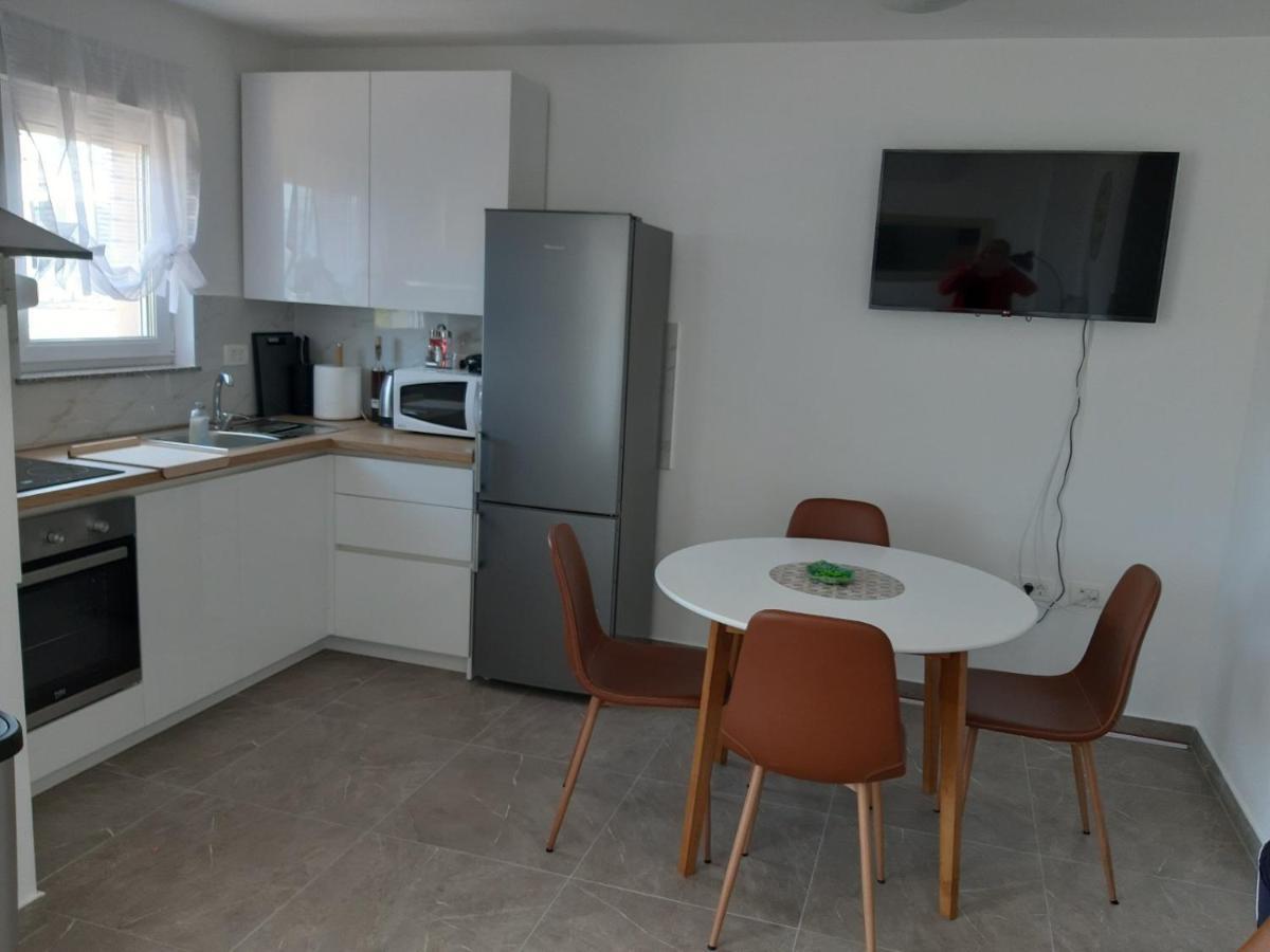 Gita Apartmani Čižići Eksteriør billede